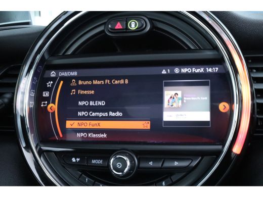 Mini Electric Yours 33 kWh | BTW Auto | Harman & Kardon | HUD | Pano | Stoelverwarming | Cruise Control | Camer... ActivLease financial lease