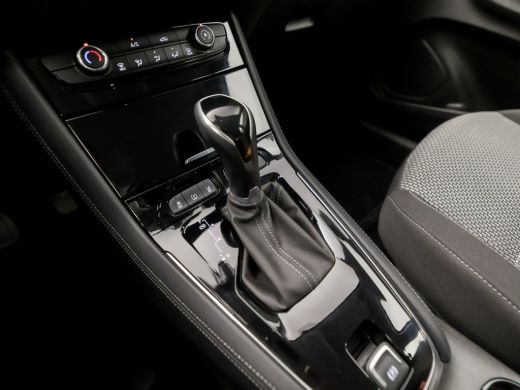 Opel Grandland X 1.2 Turbo Sport Automaat (APPLE CARPLAY, GROOT NAVI, LANE ASSIST, PARKEERSENSOREN, SPORTSTOELEN, ... ActivLease financial lease