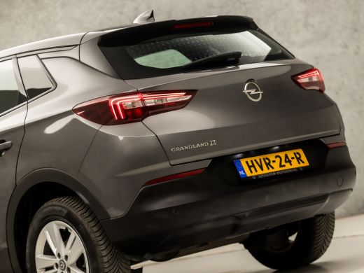 Opel Grandland X 1.2 Turbo Sport Automaat (APPLE CARPLAY, GROOT NAVI, LANE ASSIST, PARKEERSENSOREN, SPORTSTOELEN, ... ActivLease financial lease