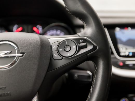 Opel Grandland X 1.2 Turbo Sport Automaat (APPLE CARPLAY, GROOT NAVI, LANE ASSIST, PARKEERSENSOREN, SPORTSTOELEN, ... ActivLease financial lease