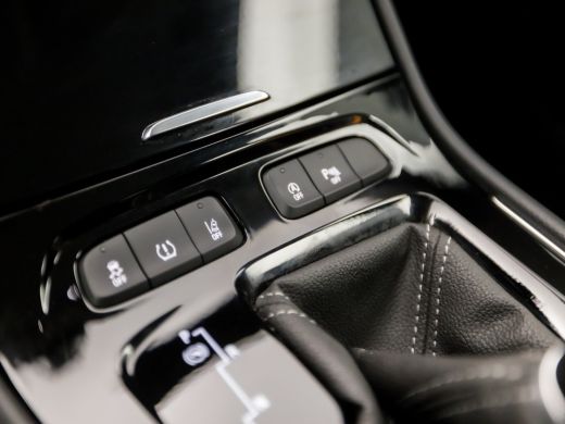 Opel Grandland X 1.2 Turbo Sport Automaat (APPLE CARPLAY, GROOT NAVI, LANE ASSIST, PARKEERSENSOREN, SPORTSTOELEN, ... ActivLease financial lease