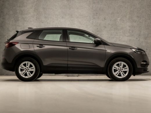 Opel Grandland X 1.2 Turbo Sport Automaat (APPLE CARPLAY, GROOT NAVI, LANE ASSIST, PARKEERSENSOREN, SPORTSTOELEN, ... ActivLease financial lease