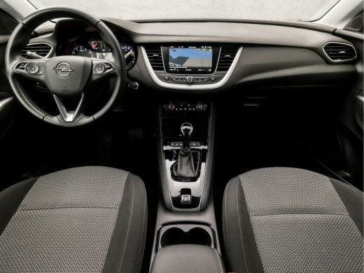 Opel Grandland X 1.2 Turbo Sport Automaat (APPLE CARPLAY, GROOT NAVI, LANE ASSIST, PARKEERSENSOREN, SPORTSTOELEN, ... ActivLease financial lease