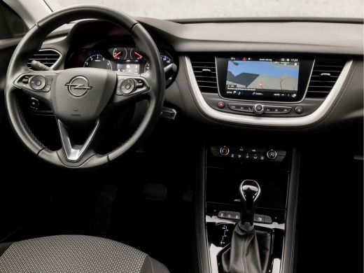 Opel Grandland X 1.2 Turbo Sport Automaat (APPLE CARPLAY, GROOT NAVI, LANE ASSIST, PARKEERSENSOREN, SPORTSTOELEN, ... ActivLease financial lease