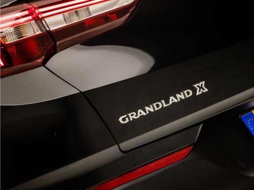 Opel Grandland X 1.2 Turbo Sport Automaat (APPLE CARPLAY, GROOT NAVI, PARKEERSENSOREN, SPORTSTOELEN, CRUISE, LANE ... ActivLease financial lease