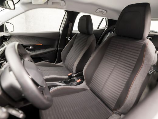 Peugeot 2008 1.2 PureTech Sport (APPLE CARPLAY, GROOT NAVI, CLIMATE, PARKEERSENSOREN, TREKHAAK, SPORTSTOELEN, ... ActivLease financial lease