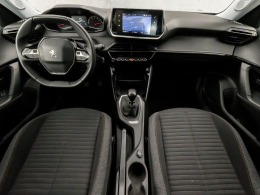 Peugeot 2008 1.2 PureTech Sport (APPLE CARPLAY, GROOT NAVI, CLIMATE, PARKEERSENSOREN, TREKHAAK, SPORTSTOELEN, ... ActivLease financial lease