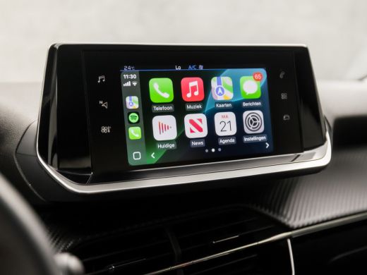 Peugeot 2008 1.2 PureTech Sport (APPLE CARPLAY, GROOT NAVI, CLIMATE, PARKEERSENSOREN, TREKHAAK, SPORTSTOELEN, ... ActivLease financial lease