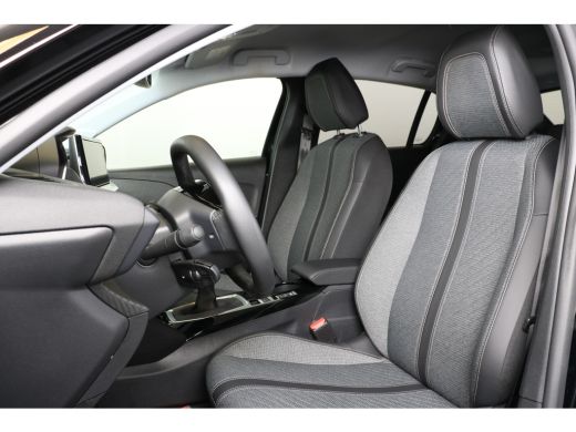 Peugeot 208 1.2 PureTech 100PK Allure | Navi | Clima | Cruise | Camera | Parkeersensoren V+A | Apple Carplay/... ActivLease financial lease