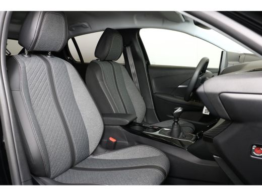 Peugeot 208 1.2 PureTech 100PK Allure | Navi | Clima | Cruise | Camera | Parkeersensoren V+A | Apple Carplay/... ActivLease financial lease