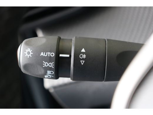 Peugeot 208 1.2 PureTech 100PK Allure | Navi | Clima | Cruise | Camera | Parkeersensoren V+A | Apple Carplay/... ActivLease financial lease