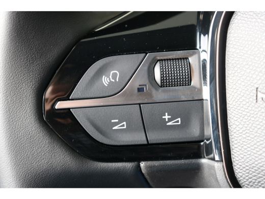 Peugeot 208 1.2 PureTech 100PK Allure | Navi | Clima | Cruise | Camera | Parkeersensoren V+A | Apple Carplay/... ActivLease financial lease