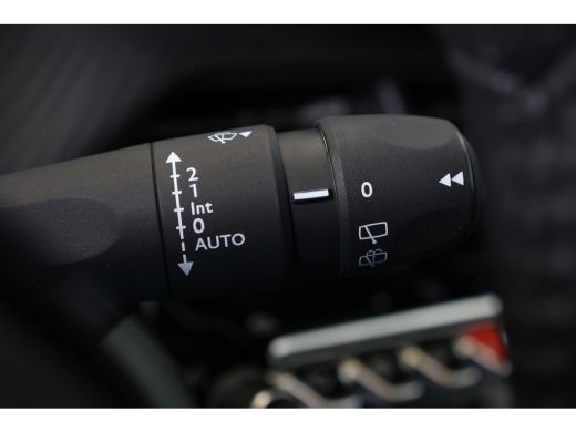 Peugeot 208 1.2 PureTech 100PK Allure | Navi | Clima | Cruise | Camera | Parkeersensoren V+A | Apple Carplay/... ActivLease financial lease