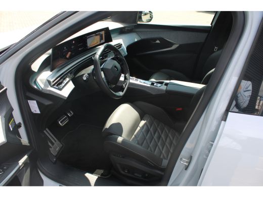 Peugeot 3008 1.2 Hybrid 136 GT Schuif/Kanteldak | Adaptive Cruise Control | Drive Assist 2.0 | 360 Graden Camera ActivLease financial lease