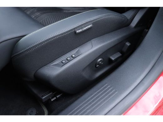 Peugeot 308 1.6 Plug-in Hybrid 225 GT | Adaptieve Cruise | Pano | Focal Audio | 360 Camera | Massage | PORTLA... ActivLease financial lease