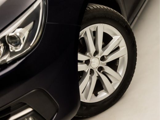 Peugeot 308 SW 1.2 PureTech Sport (PANORAMADAK, APPLE CARPLAY, GROOT NAVI, GETINT GLAS, SPORTSTOELEN, PARKEER... ActivLease financial lease