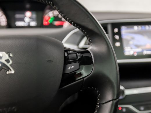 Peugeot 308 SW 1.2 PureTech Sport (PANORAMADAK, APPLE CARPLAY, GROOT NAVI, GETINT GLAS, SPORTSTOELEN, PARKEER... ActivLease financial lease