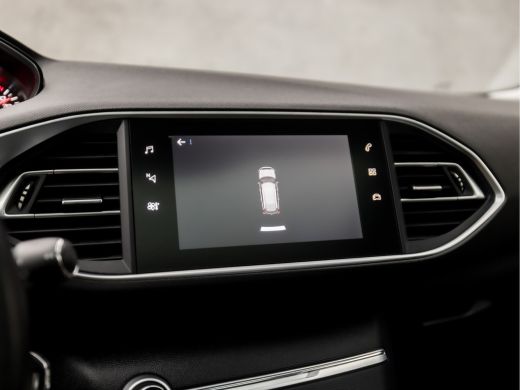 Peugeot 308 SW 1.2 PureTech Sport (PANORAMADAK, APPLE CARPLAY, GROOT NAVI, GETINT GLAS, SPORTSTOELEN, PARKEER... ActivLease financial lease