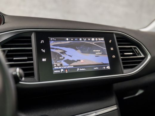 Peugeot 308 SW 1.2 PureTech Sport (PANORAMADAK, APPLE CARPLAY, GROOT NAVI, GETINT GLAS, SPORTSTOELEN, PARKEER... ActivLease financial lease