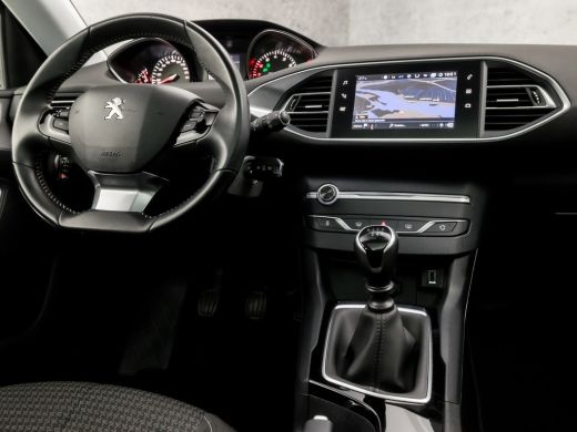 Peugeot 308 SW 1.2 PureTech Sport (PANORAMADAK, APPLE CARPLAY, GROOT NAVI, GETINT GLAS, SPORTSTOELEN, PARKEER... ActivLease financial lease