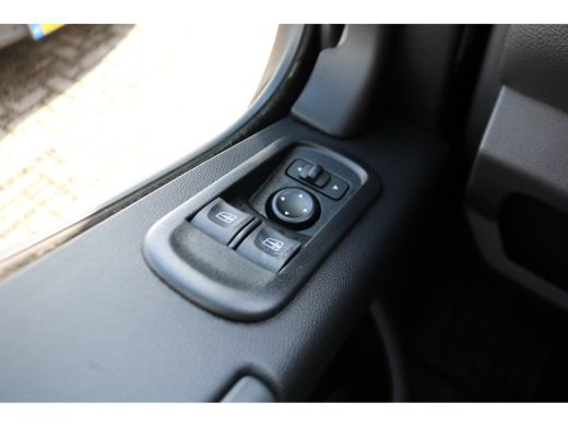 Renault Master 2.3 dCi 145pk Bakwagen met Laadklep ActivLease financial lease