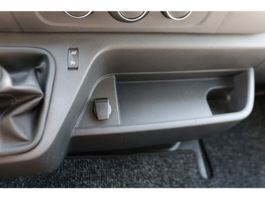 Renault Master 2.3 dCi 145pk Bakwagen met Laadklep ActivLease financial lease