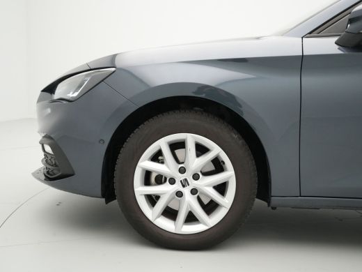 Seat Leon 1.0 TSI 110pk Style Business Intense Navi via app Camera Pdc Acc 158 ActivLease financial lease