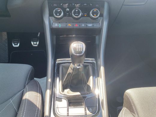 Skoda Karoq 1.5 TSI ACT Sportline Business | 150 PK | Canton Sound | A-Camera | Trekhaak | ACC | ActivLease financial lease