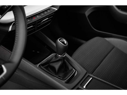 Skoda Octavia Combi Business Edition | Achteruitrijcamera | Chromen grille | Cruise control met speedlimiter ActivLease financial lease