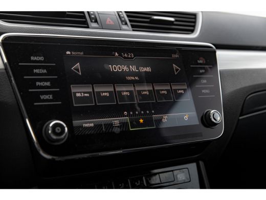Skoda Superb Combi 1.4 TSI iV Business Edition Plus | 218 pk | Adapt. Cruise | Trekhaak | Camera | Stoel- Stuu... ActivLease financial lease