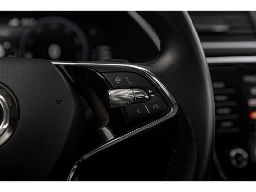 Skoda Superb Combi 1.4 TSI iV Business Edition Plus | Panoramadak | Camera | Adapt. Cruise ActivLease financial lease