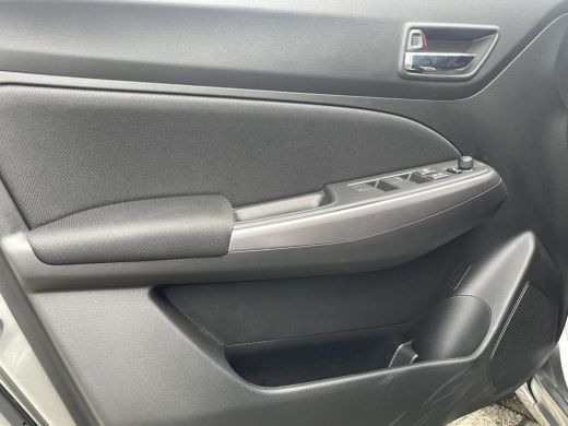 Suzuki Swift 1.2 Style Smart Hybrid Climate Control | Navigatiesysteem | Verwarmbare buitenspiegels | Adaptiev... ActivLease financial lease