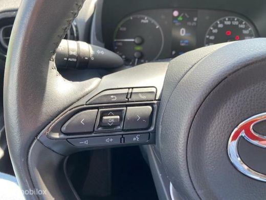 Toyota Yaris 1.5 Hybrid Automaat Trendline 5 deurs , Navigatie , Camera , Climate controle , Cruise Controle ,... ActivLease financial lease