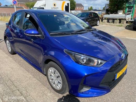Toyota Yaris 1.5 Hybrid Automaat Trendline 5 deurs , Navigatie , Camera , Climate controle , Cruise Controle ,... ActivLease financial lease