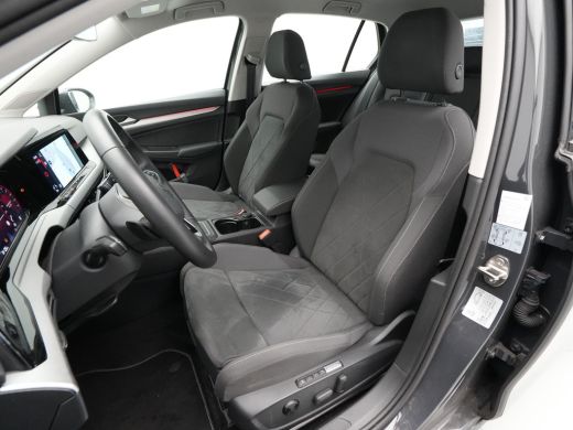 Volkswagen Golf 1.0 eTSI 110pk DSG Life Business Navigatie Stoelverwarming Acc Pdc 259 ActivLease financial lease