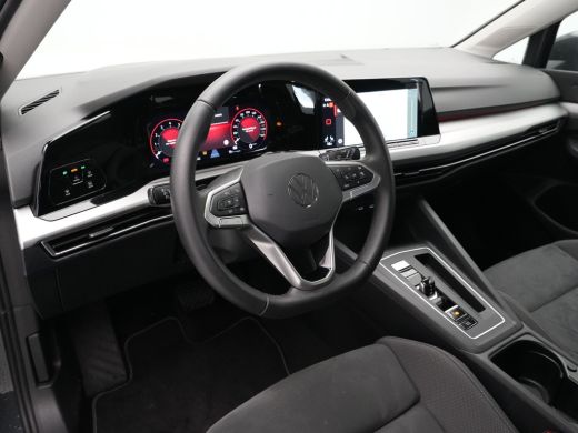 Volkswagen Golf 1.0 eTSI 110pk DSG Life Business Navigatie Stoelverwarming Acc Pdc 259 ActivLease financial lease