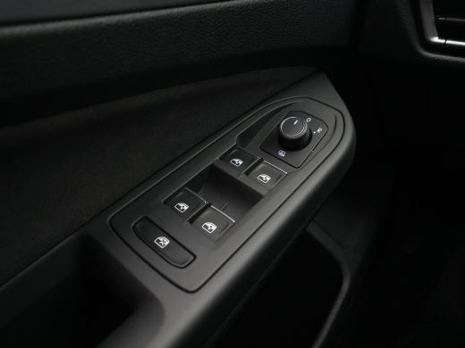 Volkswagen Golf 1.0 eTSI 110pk DSG Life Business Navigatie Stoelverwarming Acc Pdc 259 ActivLease financial lease