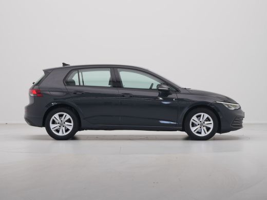 Volkswagen Golf 1.0 eTSI 110pk DSG Life Business Navigatie Stoelverwarming Acc Pdc 259 ActivLease financial lease