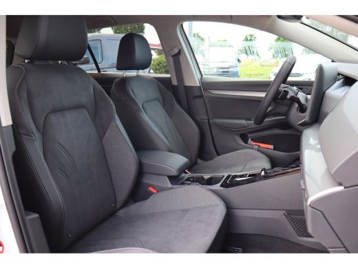 Volkswagen Golf Style Edition eHybrid | 'App-Connect' draadloze smartphone integratie | Afstandscontrolesysteem (... ActivLease financial lease