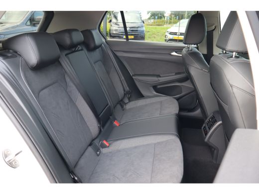Volkswagen Golf Style Edition eHybrid | 'App-Connect' draadloze smartphone integratie | Afstandscontrolesysteem (... ActivLease financial lease