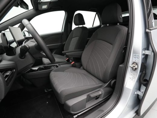 Volkswagen ID.3 Pure Oranje Edition 52 kWh 170pk Navi via app Acc Pdc Clima 245 ActivLease financial lease