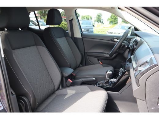 Volkswagen T-Cross Life Edition Inclusief €2000,- inruilvoordeel | 'App-Connect' draadloze smartphone integratie | A... ActivLease financial lease