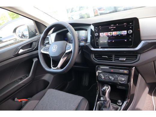 Volkswagen T-Cross Life Edition Inclusief €2000,- inruilvoordeel | 'App-Connect' draadloze smartphone integratie | A... ActivLease financial lease