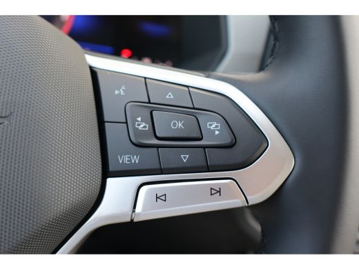 Volkswagen T-Cross Life Edition Inclusief €2000,- inruilvoordeel | 'App-Connect' draadloze smartphone integratie | A... ActivLease financial lease