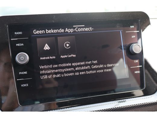 Volkswagen T-Cross Life Edition Inclusief €2000,- inruilvoordeel | 'App-Connect' draadloze smartphone integratie | A... ActivLease financial lease