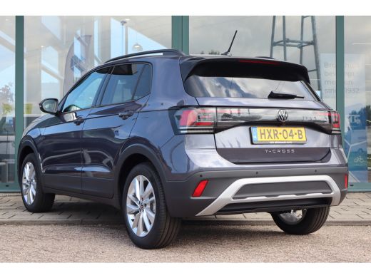 Volkswagen T-Cross Life Edition Inclusief €2000,- inruilvoordeel | 'App-Connect' draadloze smartphone integratie | A... ActivLease financial lease