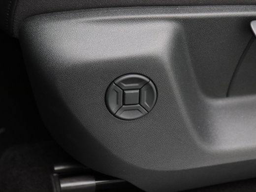 Volkswagen Tiguan 1.5 eHybrid 204 Pk Automaat Life Edition | Full LED | Trekhaak | Navigatie | Winterpakket | Camer... ActivLease financial lease