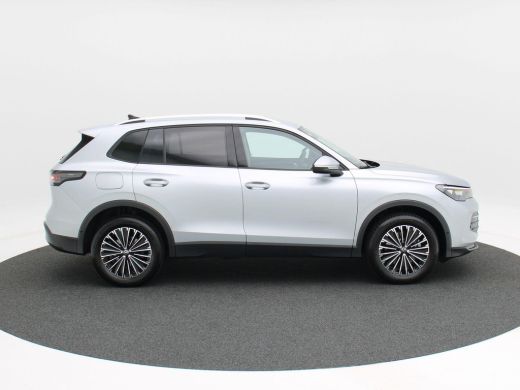 Volkswagen Tiguan 1.5 eHybrid 204 Pk Automaat Life Edition | Full LED | Trekhaak | Navigatie | Winterpakket | Camer... ActivLease financial lease