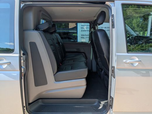 Volkswagen Transporter 2.0 TDI 200pk DSG L2H1 30 Dubbel Cabine Bulli 200pk | Virtual Cockpit | Adaptive Cruise | Leder |... ActivLease financial lease