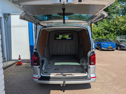 Volkswagen Transporter 2.0 TDI 200pk DSG L2H1 30 Dubbel Cabine Bulli 200pk | Virtual Cockpit | Adaptive Cruise | Leder |... ActivLease financial lease